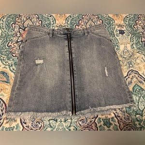 RUE 21 Distressed Light Denim Button Up Skirt Excellent Condition. Size Medium